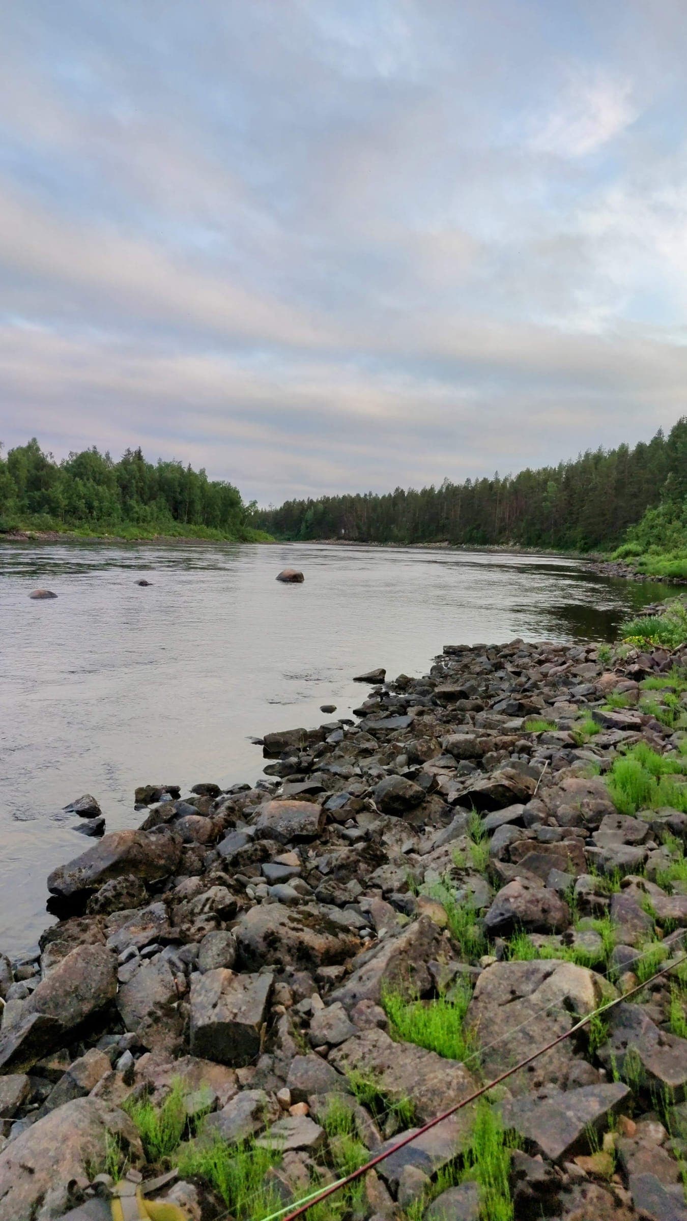 Pêche en rivière sur l'Ounasjoki en Laponie finlandaise